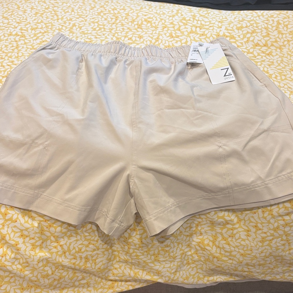 Zella Women's Athletic Cream Shorts